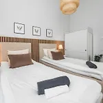 Metsa Terraced House *