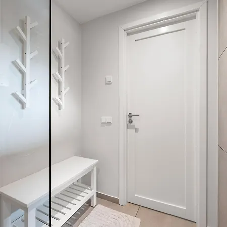 Metsa Terraced House *