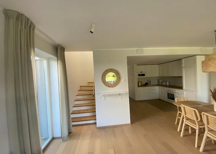 Metsa Terraced House